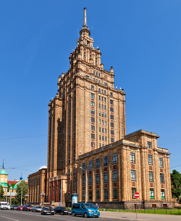 Сталинские небоскребы в Европе