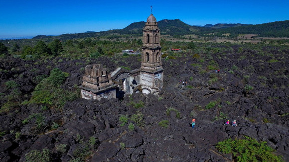 Церковь, застывшая в лаве