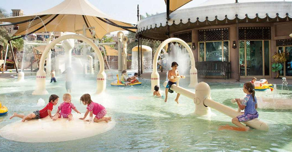 Отдыхайте по-королевски в Jumeirah Al Qasr на курорте Madinat Jumeirah