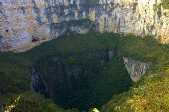 10 самых удивительных отверстий на Земле